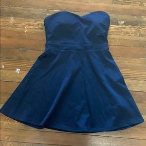 short sleeveless blue cocktail dress